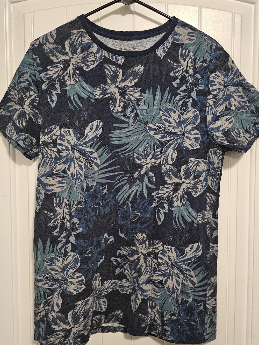 Goodfellow & Co Navy Blue Floral Crewneck Tee